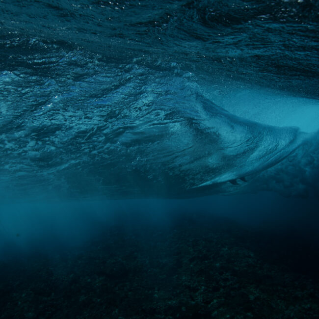vague tahiti TOM aqua
